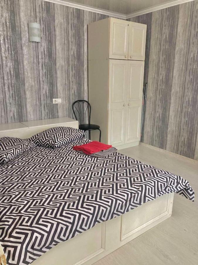 Apartment Квартира Ярослава Мудрого Kryvyj Rih Exteriör bild