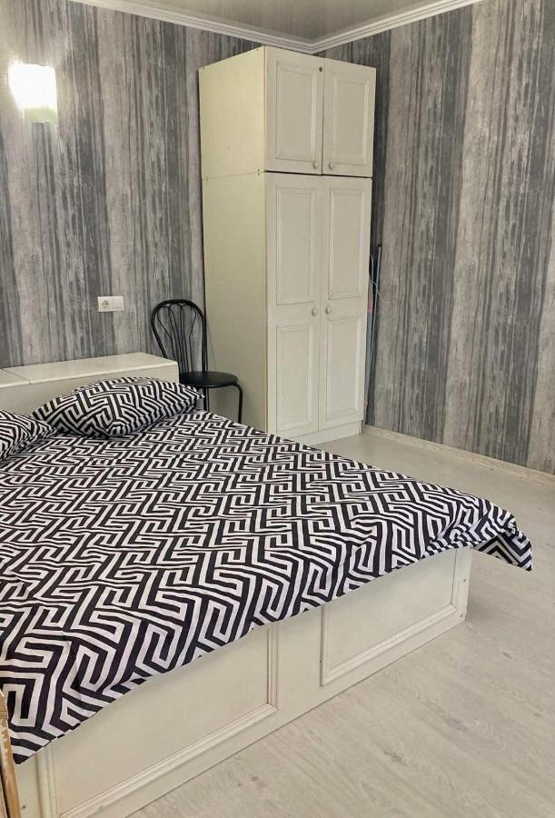 Apartment Квартира Ярослава Мудрого Kryvyj Rih Exteriör bild