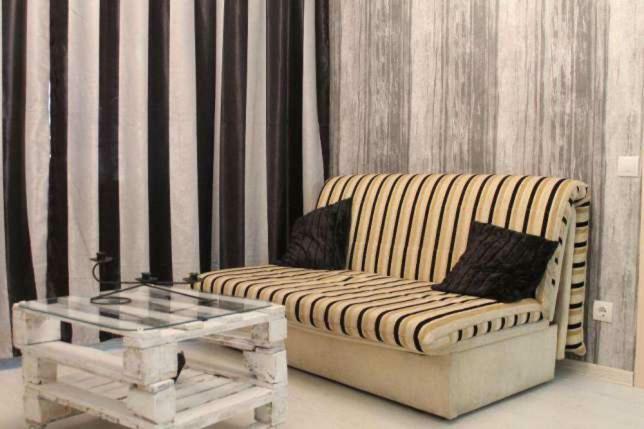 Apartment Квартира Ярослава Мудрого Kryvyj Rih Exteriör bild